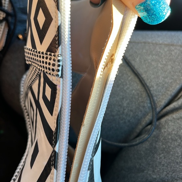 SeXXXy Stiletto Heels w/ Geometric Patterns and Cool Cutouts - Picture 12 of 13